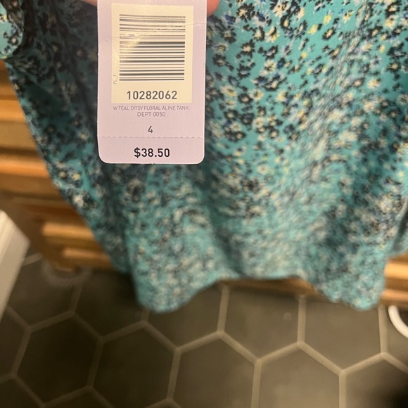 Torrid floral cami camisole NWT size 4 - Picture 2 of 3